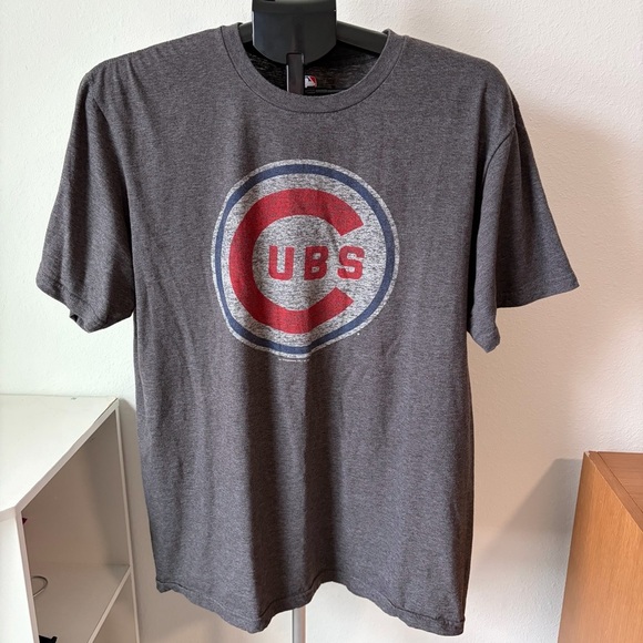 MLB Gray Cubs Short Sleeve Tee - Picture 2 of 4